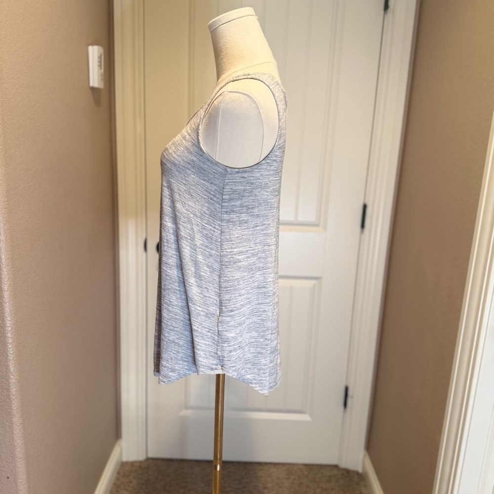 Old Navy Light Gray Tank Top - Picture 4 of 4